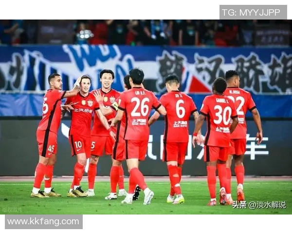 中超球员风采全景展示：聚焦中国足球新生代的崛起与挑战